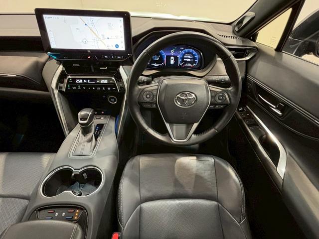 ハリアー Ｚ　“Ｌｅａｔｈｅｒ　Ｐａｃｋａｇｅ”　パノラマルーフ　デジタルインナーミラー　アラウンドビューモニター　電動リアゲート　ブラインドスポットモニター　レーダークルーズコントロール　　シートクーラー　ハンドルヒーター　ヘッドアップディスプレイ（57枚目）