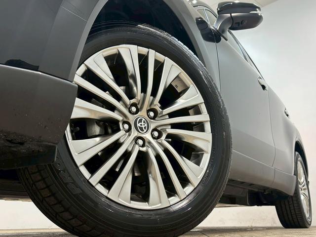 ハリアー Ｚ　“Ｌｅａｔｈｅｒ　Ｐａｃｋａｇｅ”　パノラマルーフ　デジタルインナーミラー　アラウンドビューモニター　電動リアゲート　ブラインドスポットモニター　レーダークルーズコントロール　　シートクーラー　ハンドルヒーター　ヘッドアップディスプレイ（64枚目）