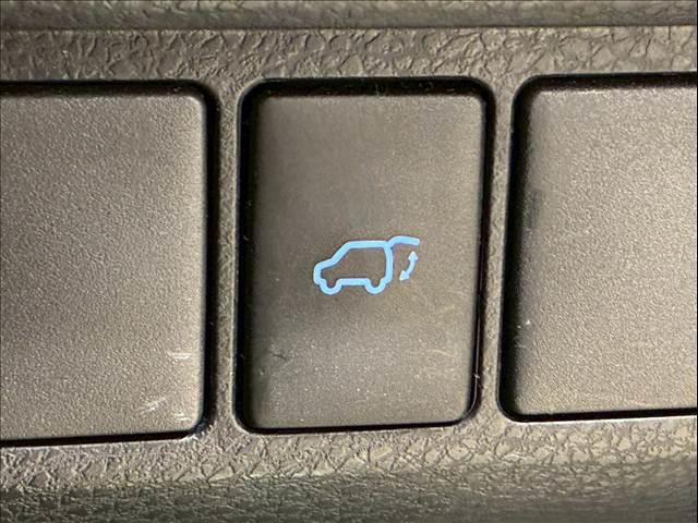 ハリアー ＰＲＥＭＩＵＭ　モデリスタエアロ　サンルーフ　アルパインＢＩＧＸ１０インチナビ　バックカメラ　レーダークルーズコントロール　電動リアゲート　パワーシート　車線逸脱防止　衝突軽減ブレーキ（7枚目）