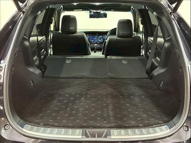 ハリアー ＰＲＥＭＩＵＭ　モデリスタエアロ　サンルーフ　アルパインＢＩＧＸ１０インチナビ　バックカメラ　レーダークルーズコントロール　電動リアゲート　パワーシート　車線逸脱防止　衝突軽減ブレーキ（11枚目）