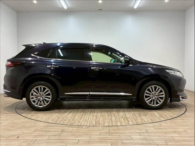 ハリアー ＰＲＥＭＩＵＭ　モデリスタエアロ　サンルーフ　アルパインＢＩＧＸ１０インチナビ　バックカメラ　レーダークルーズコントロール　電動リアゲート　パワーシート　車線逸脱防止　衝突軽減ブレーキ（14枚目）