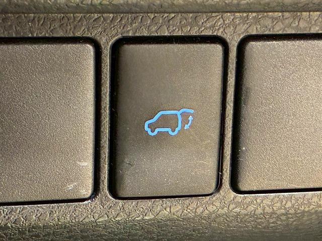 ハリアー ＰＲＥＭＩＵＭ　モデリスタエアロ　サンルーフ　アルパインＢＩＧＸ１０インチナビ　バックカメラ　レーダークルーズコントロール　電動リアゲート　パワーシート　車線逸脱防止　衝突軽減ブレーキ（23枚目）