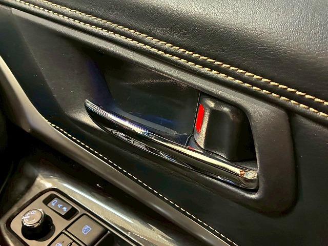 ハリアー ＰＲＥＭＩＵＭ　モデリスタエアロ　サンルーフ　アルパインＢＩＧＸ１０インチナビ　バックカメラ　レーダークルーズコントロール　電動リアゲート　パワーシート　車線逸脱防止　衝突軽減ブレーキ（32枚目）