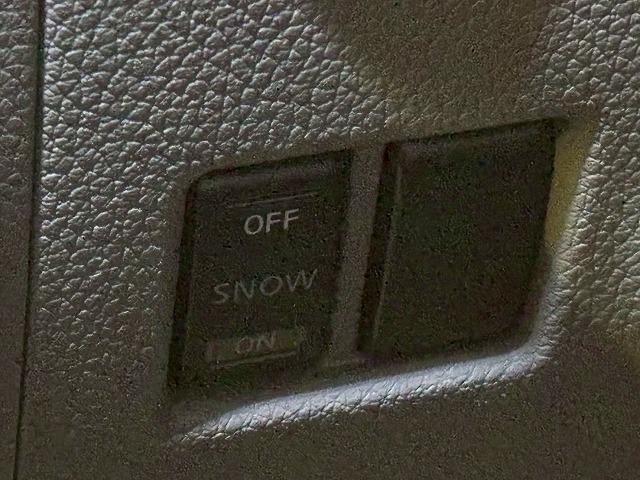 NV350キャラバンバン ライダープレミアムGXターボプロスタイルパッケージ 純正ナビ パノラミックビューモニター 衝突軽減ブレーキ リアクーラー リアヒーター スマートキー プッシュスタート ETC 純正15インチアルミ フルセグテレビ Bluetooth接続可(24枚目)