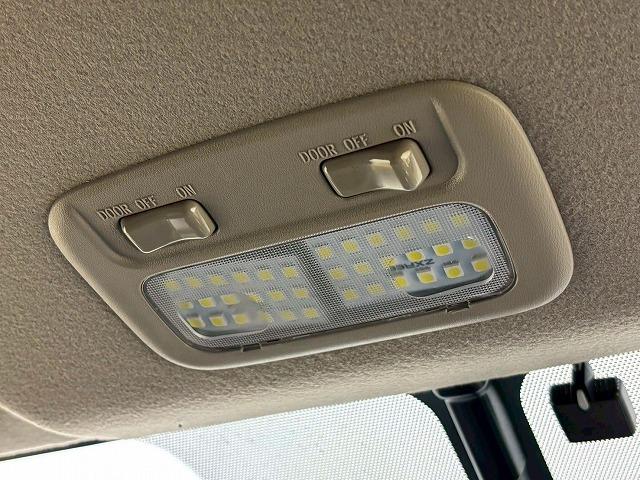 NV350キャラバンバン ライダープレミアムGXターボプロスタイルパッケージ 純正ナビ パノラミックビューモニター 衝突軽減ブレーキ リアクーラー リアヒーター スマートキー プッシュスタート ETC 純正15インチアルミ フルセグテレビ Bluetooth接続可(40枚目)