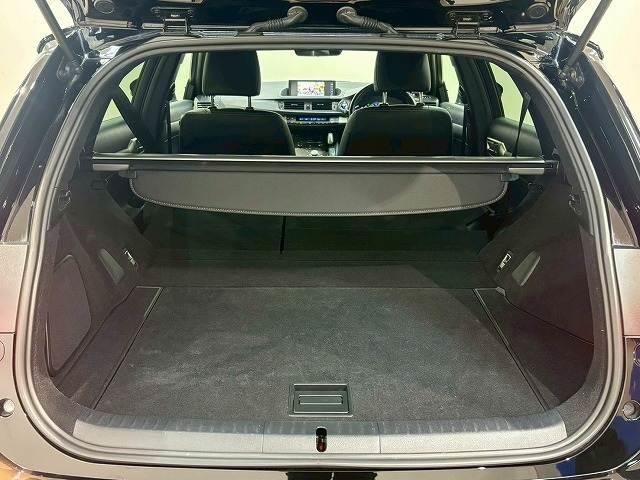 ＣＴ ＣＴ２００ｈ　Ｆ　ＳＰＯＲＴ　純正ナビ　バックカメラ　レーダークルーズコントロール　シートメモリー　パワーシート　シートヒーター　ステアリングヒーター　クリアランスソナー　オートハイビーム　運転席エアバッグ　サイドエアバッグ　ＳＤ（11枚目）