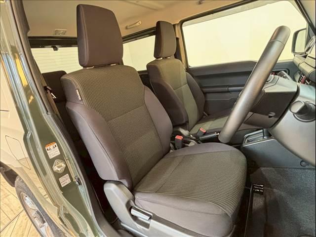 ジムニー ＸＣ　７インチナビ　フルセグテレビ　Ｂｌｕｅｔｏｏｔｈ接続可　クルーズコントロール　シートヒーター　衝突軽減ブレーキ　車線逸脱防止　スマートキー　プッシュスタート　ＥＴＣ　フルタイム４ＷＤ　禁煙　ＤＶＤ視聴（9枚目）