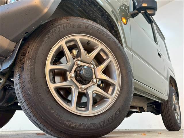 ジムニー ＸＣ　７インチナビ　フルセグテレビ　Ｂｌｕｅｔｏｏｔｈ接続可　クルーズコントロール　シートヒーター　衝突軽減ブレーキ　車線逸脱防止　スマートキー　プッシュスタート　ＥＴＣ　フルタイム４ＷＤ　禁煙　ＤＶＤ視聴（18枚目）