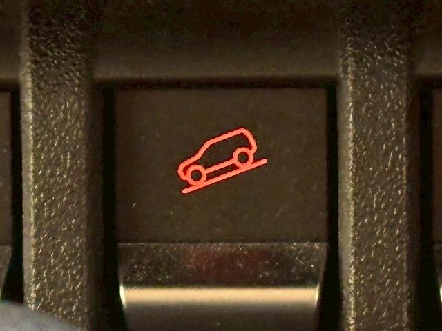 ジムニー ＸＣ　７インチナビ　フルセグテレビ　Ｂｌｕｅｔｏｏｔｈ接続可　クルーズコントロール　シートヒーター　衝突軽減ブレーキ　車線逸脱防止　スマートキー　プッシュスタート　ＥＴＣ　フルタイム４ＷＤ　禁煙　ＤＶＤ視聴（27枚目）