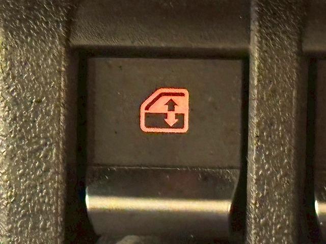 ジムニー ＸＣ　７インチナビ　フルセグテレビ　Ｂｌｕｅｔｏｏｔｈ接続可　クルーズコントロール　シートヒーター　衝突軽減ブレーキ　車線逸脱防止　スマートキー　プッシュスタート　ＥＴＣ　フルタイム４ＷＤ　禁煙　ＤＶＤ視聴（29枚目）