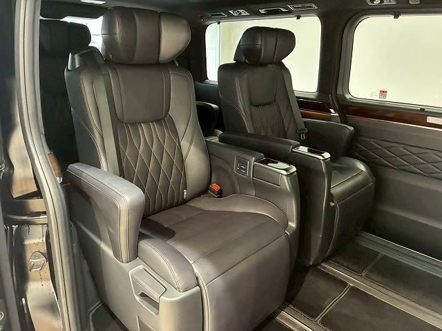 グランエース Ｐｒｅｍｉｕｍ　純正ナビ　パノラミックビューモニター　デジタルインナーミラー　両側電動スライドドア　レーダークルーズコントロール　車線逸脱防止　衝突軽減ブレーキ　シートヒーター　ブラインドスポットモニター（10枚目）