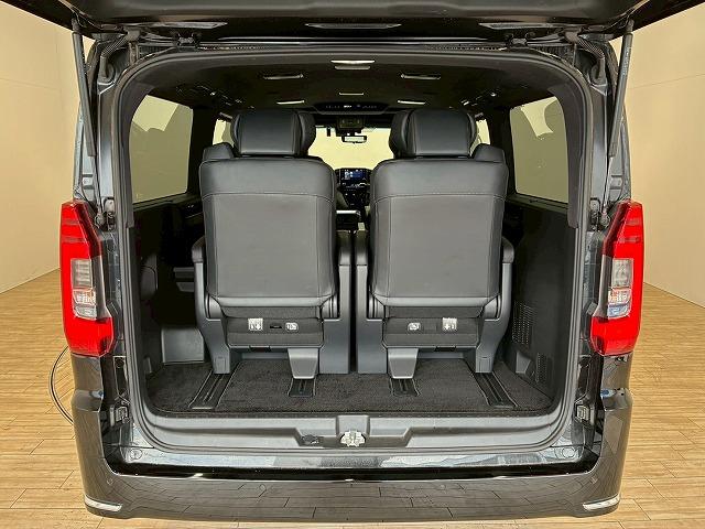 グランエース Ｐｒｅｍｉｕｍ　純正ナビ　パノラミックビューモニター　デジタルインナーミラー　両側電動スライドドア　レーダークルーズコントロール　車線逸脱防止　衝突軽減ブレーキ　シートヒーター　ブラインドスポットモニター（39枚目）