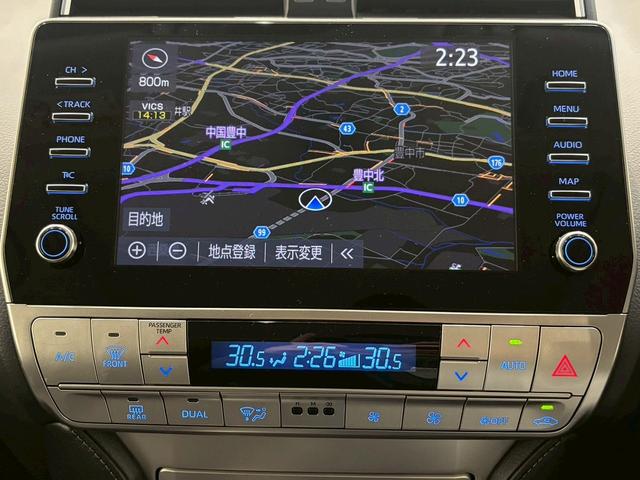 ランドクルーザープラド ＴＸ“Ｌパッケージ・Ｍａｔｔ　Ｂｌａｃｋ　Ｅｄｉｔｉｏｎ”　サンルーフ　純正９インチナビ　パノラミックビューモニター　ブラックルーフレール　純正ウッド調コンビステアリング　シートヒーター　パワーシート　レーダークルーズコントロール　ブラインドスポットモニター（22枚目）