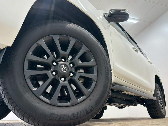 ランドクルーザープラド ＴＸ“Ｌパッケージ・Ｍａｔｔ　Ｂｌａｃｋ　Ｅｄｉｔｉｏｎ”　サンルーフ　純正９インチナビ　パノラミックビューモニター　ブラックルーフレール　純正ウッド調コンビステアリング　シートヒーター　パワーシート　レーダークルーズコントロール　ブラインドスポットモニター（60枚目）