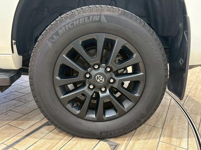 ランドクルーザープラド ＴＸ“Ｌパッケージ・Ｍａｔｔ　Ｂｌａｃｋ　Ｅｄｉｔｉｏｎ”　サンルーフ　純正９インチナビ　パノラミックビューモニター　ブラックルーフレール　純正ウッド調コンビステアリング　シートヒーター　パワーシート　レーダークルーズコントロール　ブラインドスポットモニター（61枚目）