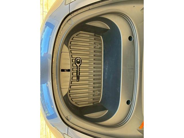 モデル３ ロングレンジ　ＡＷＤ　ガラスルーフ　オートパイロット　純正ナビ　バックカメラ　サイドカメラ　電動リアゲート　パワーシート　シートヒーター　ステアリングヒーター　ＥＴＣ　ブラックレザーシート（37枚目）