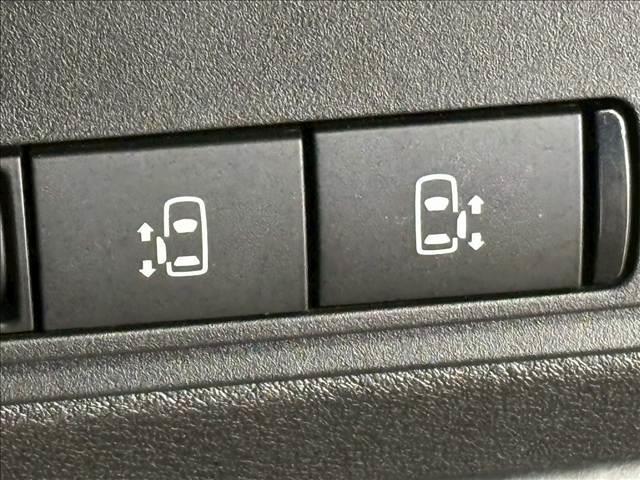 ����~�j�o���̒�ԑ����ƂȂ����y�����d���X���C�h�h�A�z�^�]�Ȃ��{�^���ЂƂŊJ�\�ȃX���C�h�h�A�ł��B�J�̓��̂��}���Ȃǂɖ𗧂��܂��ˁB