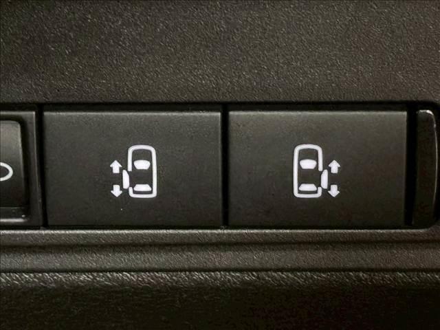 ����~�j�o���̒�ԑ����ƂȂ����y�����d���X���C�h�h�A�z�^�]�Ȃ��{�^���ЂƂŊJ�\�ȃX���C�h�h�A�ł��B�J�̓��̂��}���Ȃǂɖ𗧂��܂��ˁB