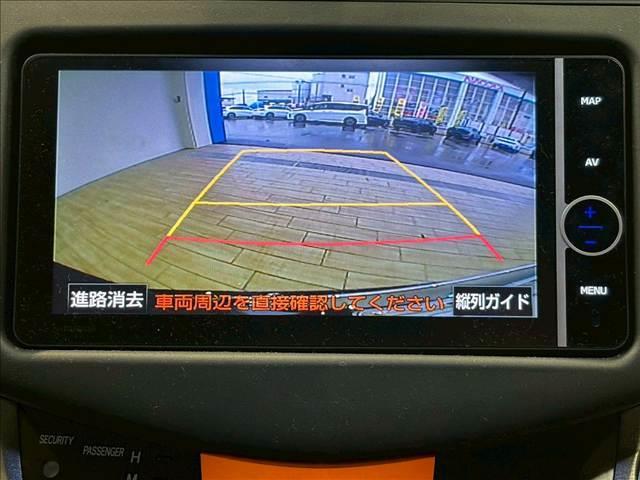 �y�J���[�o�b�N���j�^�[�z�𑕔����Ă���܂��B���A�̉f�����J���[�ŉf���o����܂��̂œ��X�̒��Ԃ╝�񂹂Ȃǂň��S���S�ł��B