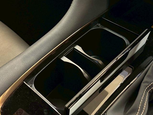 アルファード Ｚ　モデリスタエアロ　ユニバーサルステップ　１３．２型有機ＥＬ後席ディスプレイ　ツインムーンルーフ　ヘッドアップディスプレイ　ブラインドスポットモニター　パノラミックビューモニター　電動リアゲート（65枚目）