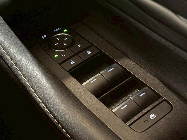 アルファード Ｚ　モデリスタエアロ　ユニバーサルステップ　１３．２型有機ＥＬ後席ディスプレイ　ツインムーンルーフ　ヘッドアップディスプレイ　ブラインドスポットモニター　パノラミックビューモニター　電動リアゲート（66枚目）