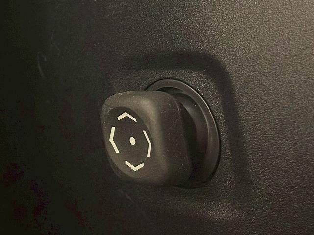 アルファード Ｚ　モデリスタエアロ　ユニバーサルステップ　１３．２型有機ＥＬ後席ディスプレイ　ツインムーンルーフ　ヘッドアップディスプレイ　ブラインドスポットモニター　パノラミックビューモニター　電動リアゲート（67枚目）