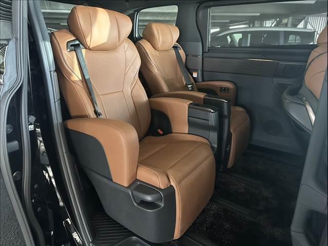 ヴェルファイアハイブリッド Ｚ　Ｐｒｅｍｉｅｒ　ブラウンレザーシート　ツインムーンルーフ　デジタルインナーミラー　パノラミックビューモニター　ヘッドアップディスプレイ　ブラインドスポットモニター　電動リアゲート　両側電動スライドドア　シートヒーター（10枚目）