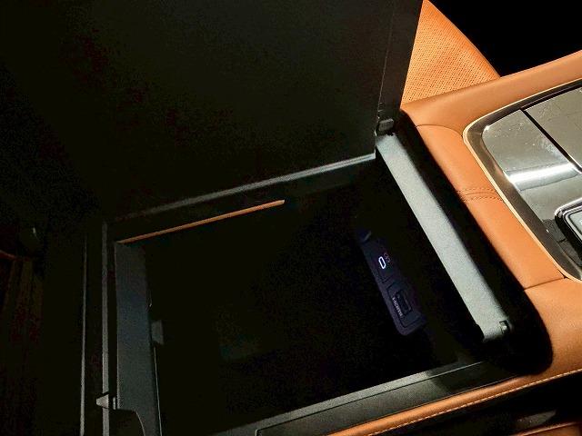 ヴェルファイアハイブリッド Ｚ　Ｐｒｅｍｉｅｒ　ブラウンレザーシート　ツインムーンルーフ　デジタルインナーミラー　パノラミックビューモニター　ヘッドアップディスプレイ　ブラインドスポットモニター　電動リアゲート　両側電動スライドドア　シートヒーター（57枚目）