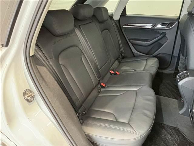 Ｑ３ ＴＦＳＩ　ｑｕａｔｔｒｏ　２１１ＰＳ　ＲＨＤ　純正ナビ　バックカメラ　フルセグテレビ　パワーシート　シートヒーター　クリアランスソナー　アイドリングストップ　スマートキー　プッシュスタート　横滑り防止（10枚目）