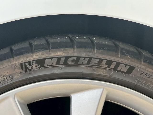 �e�탍�[�������p�ӂ��Ă���܂��B�䉓���̂��q�l�ł������O�~����R���\�I�I�P�Q�񂩂�P�Q�O��܂ł��x���񐔂����I�ђ����܂��B���ÎԂ���V�Ԃ��ׂĂɂ����p�����܂��B���C�y�ɃX�^�b�t�ւ����k���������B