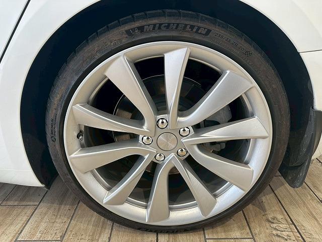 �e�탍�[�������p�ӂ��Ă���܂��B�䉓���̂��q�l�ł������O�~����R���\�I�I�P�Q�񂩂�P�Q�O��܂ł��x���񐔂����I�ђ����܂��B���ÎԂ���V�Ԃ��ׂĂɂ����p�����܂��B���C�y�ɃX�^�b�t�ւ����k���������B