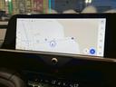 クラウンスポーツ ＳＰＯＲＴ　Ｚ　（ＨＥＶ）　サンルーフ　電動リアゲート　ＥＴＣ　全周囲　Ｐアシスト　パワーテールゲート　３６０°ビューカメラ　パノラマサンルーフ　禁煙　盗難防止装置　ＡＢＳ　ＬＥＤ　フルセグ　シートクーラー　メモリーナビ　４ＷＤ（3枚目）