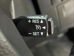 【クルーズコントロール】アクセルペダルを踏まずに設定した車速を保つ事が出来ます。高速運転やロングドライブで活躍します。 5