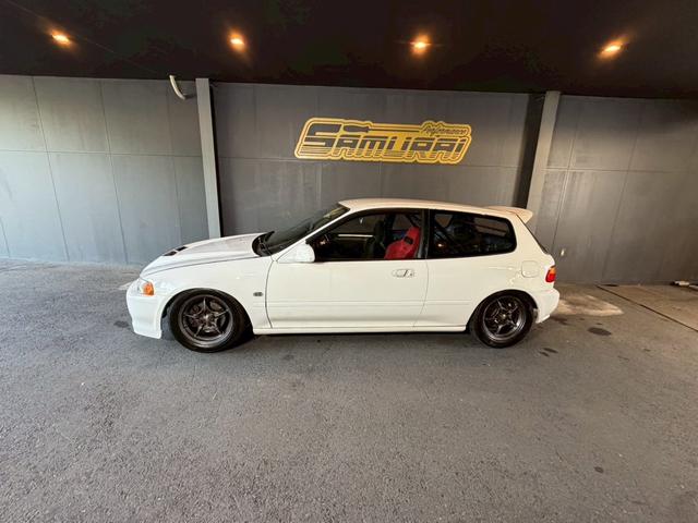 シビック ＳｉＲＩＩ　無限ホイール　ロールゲージ　エキマニ　ＦＲＰボンネット　ＮＲＧ　ＭＯＭＯ　ＴＡＫＡＴＡ　レカロ　クイックシフト　アルミラジエーター　エアコン　パワステ（3枚目）