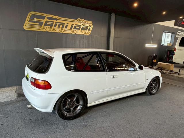 シビック ＳｉＲＩＩ　無限ホイール　ロールゲージ　エキマニ　ＦＲＰボンネット　ＮＲＧ　ＭＯＭＯ　ＴＡＫＡＴＡ　レカロ　クイックシフト　アルミラジエーター　エアコン　パワステ（10枚目）