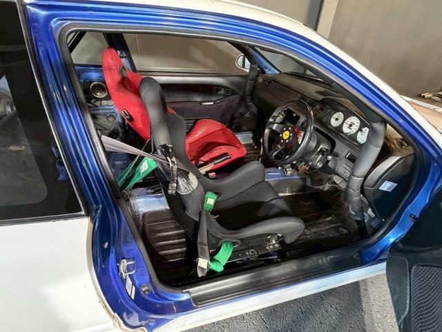 シビック ＳｉＲＩＩ　無限ホイール　ロールゲージ　エキマニ　ＦＲＰボンネット　ＮＲＧ　ＭＯＭＯ　ＴＡＫＡＴＡ　レカロ　クイックシフト　アルミラジエーター　エアコン　パワステ（25枚目）