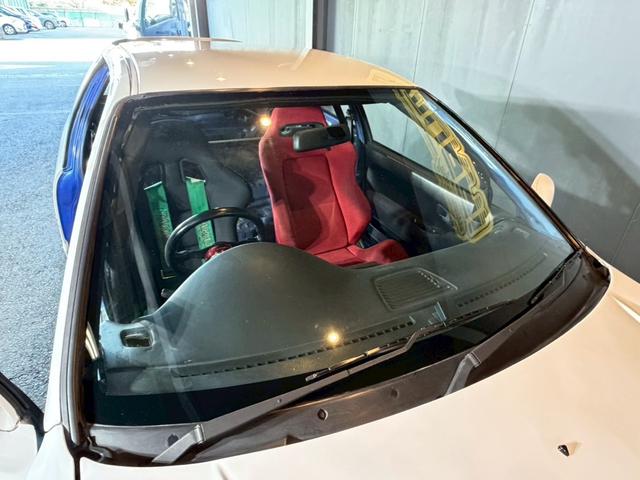 シビック ＳｉＲＩＩ　無限ホイール　ロールゲージ　エキマニ　ＦＲＰボンネット　ＮＲＧ　ＭＯＭＯ　ＴＡＫＡＴＡ　レカロ　クイックシフト　アルミラジエーター　エアコン　パワステ（29枚目）