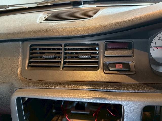 シビック ＳｉＲＩＩ　無限ホイール　ロールゲージ　エキマニ　ＦＲＰボンネット　ＮＲＧ　ＭＯＭＯ　ＴＡＫＡＴＡ　レカロ　クイックシフト　アルミラジエーター　エアコン　パワステ（38枚目）