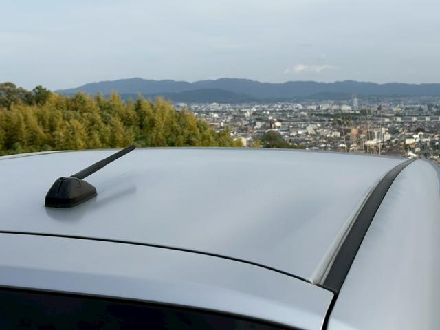 フィットハイブリッド スマートセレクション ディーラー下取り車/HDDインターナビ/バックモニター/地デジ/キセノンライト/ウィンカーミラー/スマートキー/オートエアコン(11枚目)