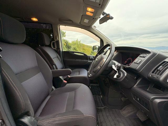 セレナ ハイウェイスター　両側自動ドア／純正ナビ／バックモニター／キセノンライト／フォグランプ／ＥＴＣ／ウィンカーミラー／インテリキー／オートエアコン（8枚目）