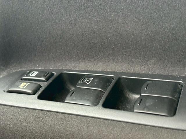 セレナ ハイウェイスター　両側自動ドア／純正ナビ／バックモニター／キセノンライト／フォグランプ／ＥＴＣ／ウィンカーミラー／インテリキー／オートエアコン（23枚目）