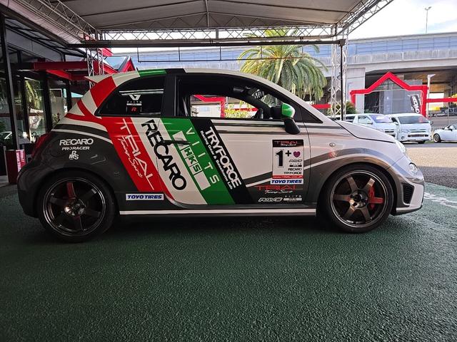 アバルト５９５ コンペティツィオーネ　ＴＲＩＡＬデモカー、レカロＲＳ－Ｇ、ＨＫＳＶｉｉｔｓ左右Ｓ出しマフラー、ＶｉｉｔｓＲ車高調、ＯＳスーパーロックＬＳＤ、ＴＥ３７ＳＡＧＡＳＬ１７ＡＷ＆ＴＯＹＯ　Ｒ８８８、ＥＣＵ書き換え＆パワーエディター（4枚目）