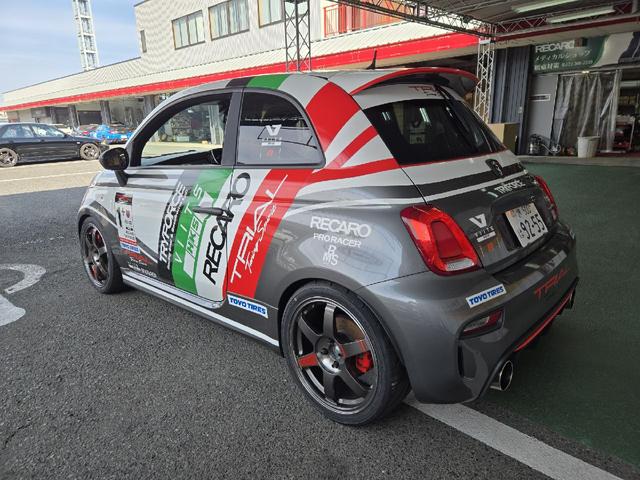 アバルト５９５ コンペティツィオーネ　ＴＲＩＡＬデモカー、レカロＲＳ－Ｇ、ＨＫＳＶｉｉｔｓ左右Ｓ出しマフラー、ＶｉｉｔｓＲ車高調、ＯＳスーパーロックＬＳＤ、ＴＥ３７ＳＡＧＡＳＬ１７ＡＷ＆ＴＯＹＯ　Ｒ８８８、ＥＣＵ書き換え＆パワーエディター（9枚目）