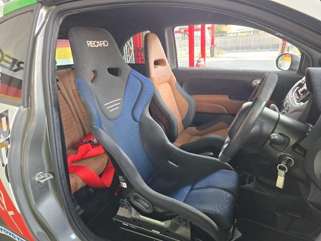 アバルト５９５ コンペティツィオーネ　ＴＲＩＡＬデモカー、レカロＲＳ－Ｇ、ＨＫＳＶｉｉｔｓ左右Ｓ出しマフラー、ＶｉｉｔｓＲ車高調、ＯＳスーパーロックＬＳＤ、ＴＥ３７ＳＡＧＡＳＬ１７ＡＷ＆ＴＯＹＯ　Ｒ８８８、ＥＣＵ書き換え＆パワーエディター（13枚目）