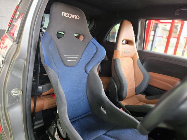 アバルト５９５ コンペティツィオーネ　ＴＲＩＡＬデモカー、レカロＲＳ－Ｇ、ＨＫＳＶｉｉｔｓ左右Ｓ出しマフラー、ＶｉｉｔｓＲ車高調、ＯＳスーパーロックＬＳＤ、ＴＥ３７ＳＡＧＡＳＬ１７ＡＷ＆ＴＯＹＯ　Ｒ８８８、ＥＣＵ書き換え＆パワーエディター（21枚目）