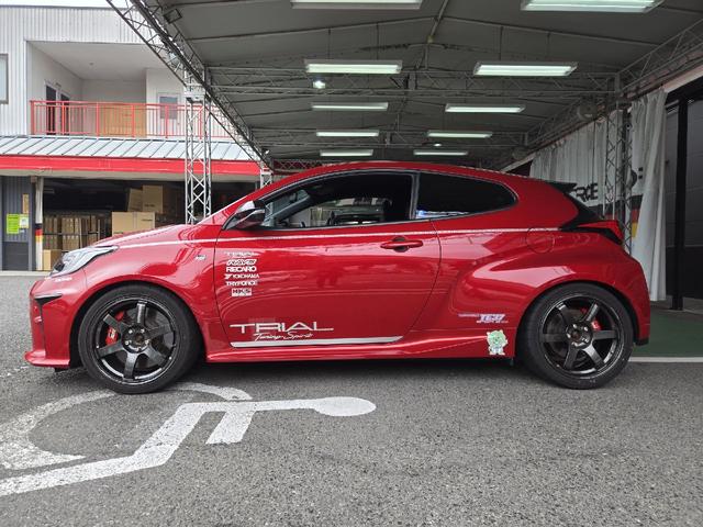 ＧＲヤリス ＲＺ　ファースト　エディション　トライアルデモカー、レカロシート、ＨＫＳハイパーＭＡＸ‐ＳＰ車高調、ターボマフラー、ＴＥ３７ＳＡＧＡ‐Ｓ＋１８ＡＷ＆アドバンネオバ、ＥＣＵ書き換え、アイドルストップキャンセル、マーブルカーボンルーフ（5枚目）