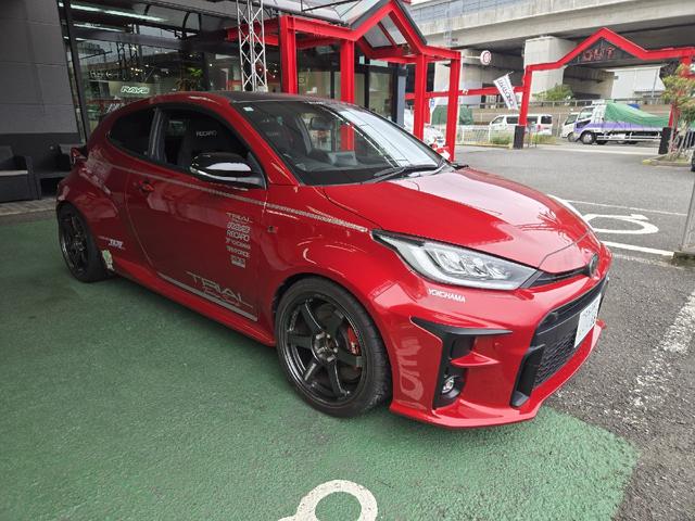ＧＲヤリス ＲＺ　ファースト　エディション　トライアルデモカー、レカロシート、ＨＫＳハイパーＭＡＸ‐ＳＰ車高調、ターボマフラー、ＴＥ３７ＳＡＧＡ‐Ｓ＋１８ＡＷ＆アドバンネオバ、ＥＣＵ書き換え、アイドルストップキャンセル、マーブルカーボンルーフ（6枚目）