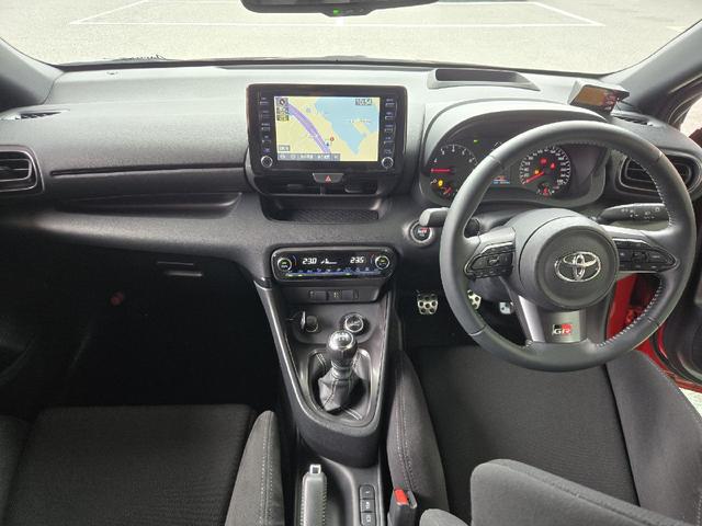 ＧＲヤリス ＲＺ　ファースト　エディション　トライアルデモカー、レカロシート、ＨＫＳハイパーＭＡＸ‐ＳＰ車高調、ターボマフラー、ＴＥ３７ＳＡＧＡ‐Ｓ＋１８ＡＷ＆アドバンネオバ、ＥＣＵ書き換え、アイドルストップキャンセル、マーブルカーボンルーフ（15枚目）