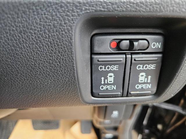 Ｎ－ＢＯＸカスタム Ｇ　ＳＳパッケージ　ナビＴＶＥＴＣ両側パワースライドリモコンキー２（20枚目）