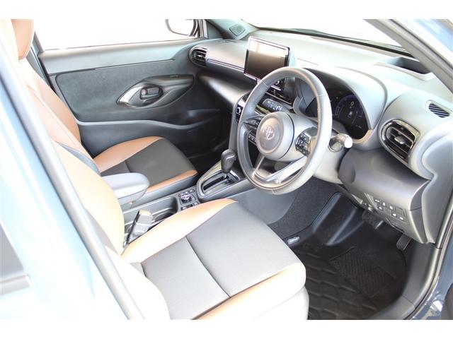 ヤリスクロス ハイブリッドＺ　アドベンチャー　４ＷＤ　フルセグ　ミュージックプレイヤー接続可　バックカメラ　衝突被害軽減システム　ＥＴＣ　ドラレコ　ＬＥＤヘッドランプ　ワンオーナー　記録簿（5枚目）